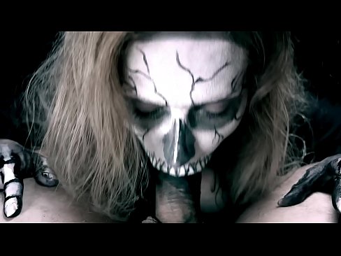 ❤️ Vajzë demonike që thith karin me gojën e saj të zezë dhe gëlltit sperma. Porno shtëpie në pornografi sq.sexera.ru ❌️❤